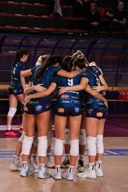 中超末轮前瞻：上海双雄冲击冠军，海牛、梅州争保级最后席位