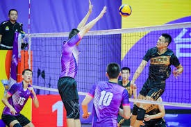 密尔瓦基酿酒人主帅克雷格·康塞尔重金加盟死敌芝加哥小熊，引发两城争端