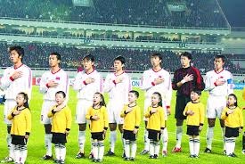 狂魔哥开团Faker碰瓷UZI！5个皮肤不如一诺一个，UZI纯属阿猫阿狗