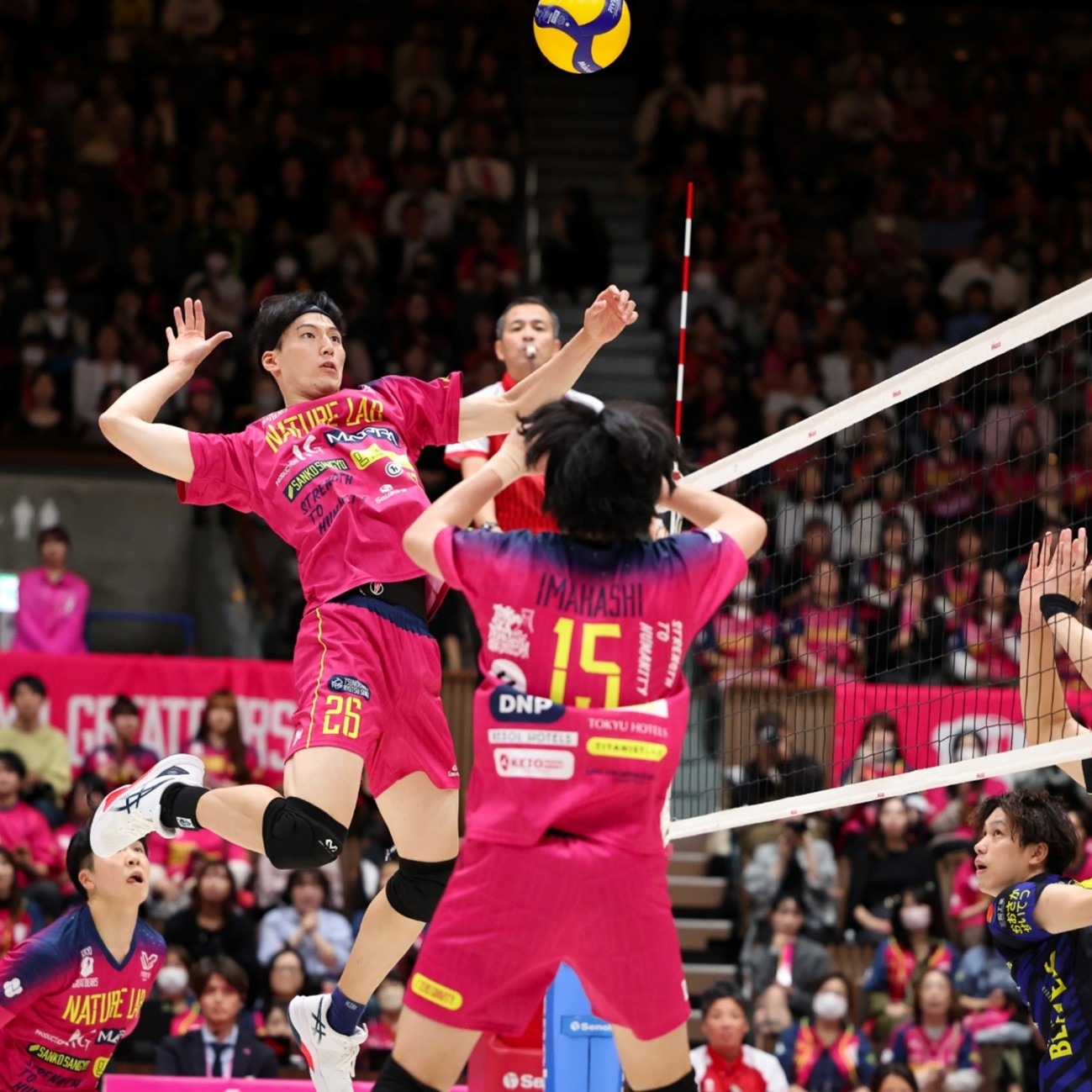 吉姆·帕尔默（Jim Palmer）在巴尔的摩金莺投出三届赛扬奖，开启了金莺的王牌时代